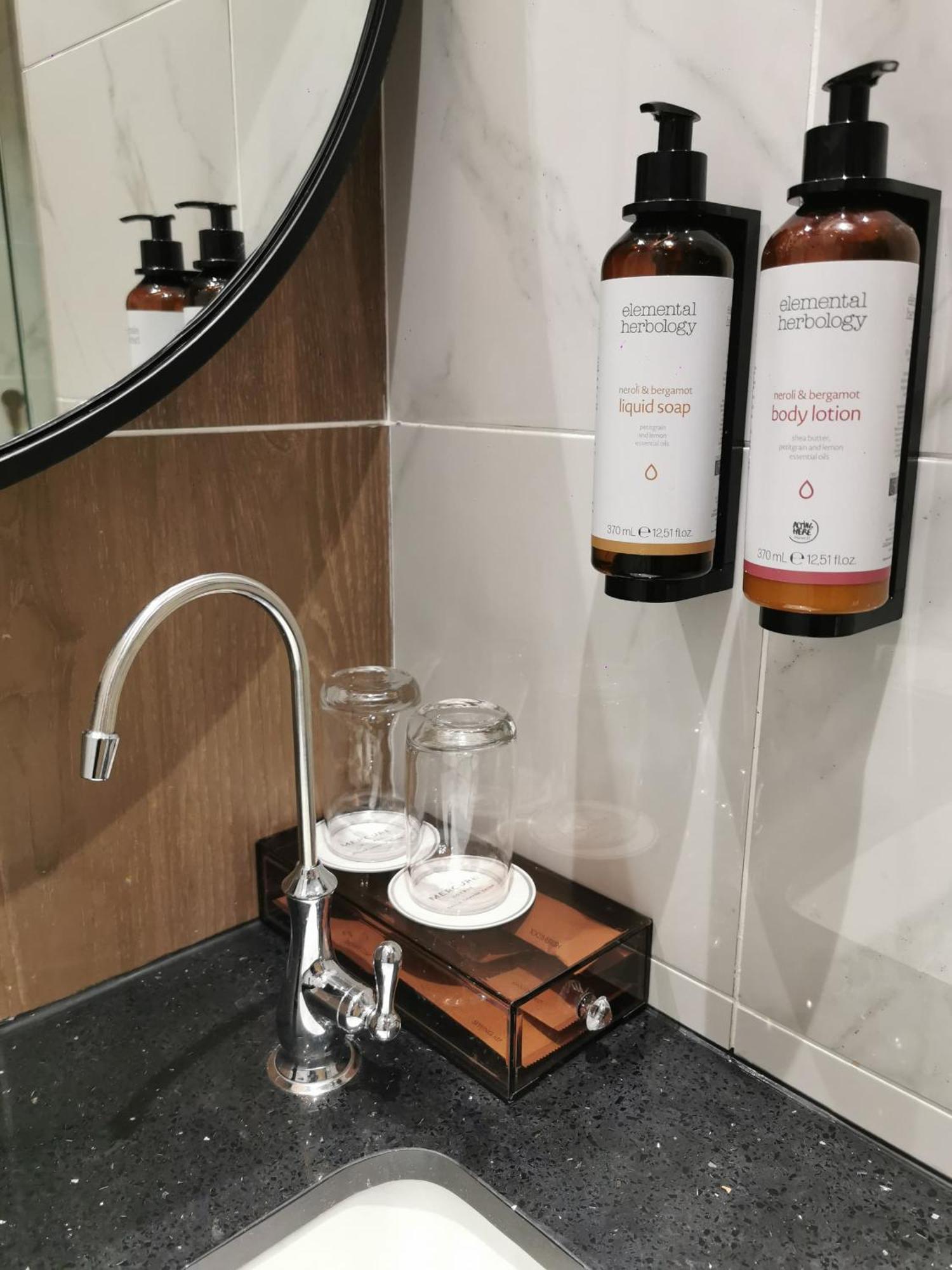 Mercure Kuala Lumpur Trion Esterno foto